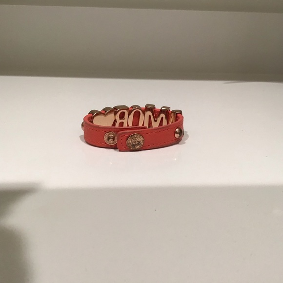 ♥️LOVE🔴BCBGENERATION AMORE BRACELET/CUFF - Picture 5 of 6